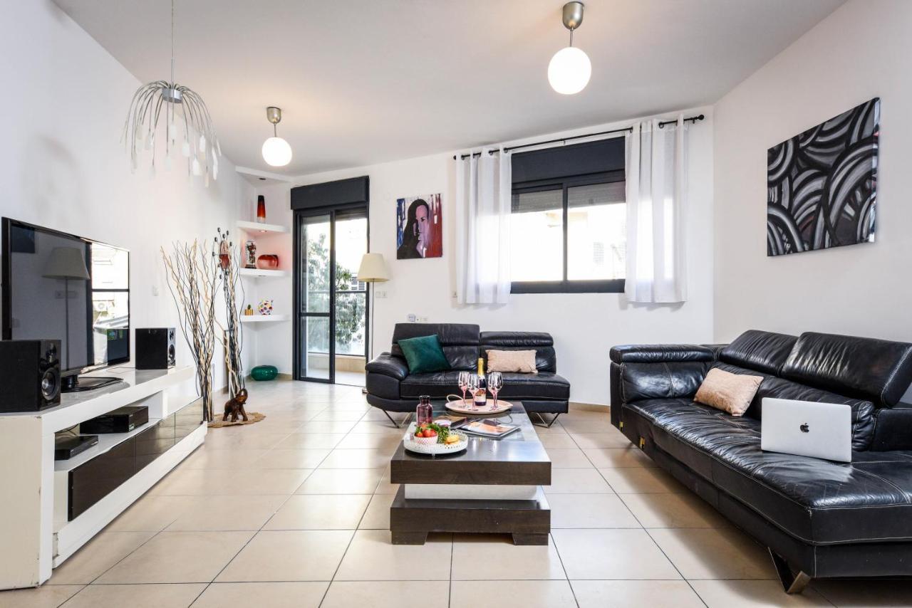 Stunning 2Br Apt W Balcony In City Center By Sea N' Rent Tel Aviv Exterior foto